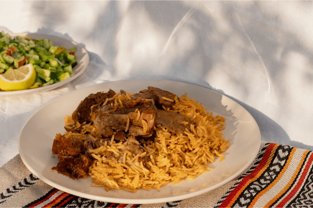 Machbous: comida típica dubaití